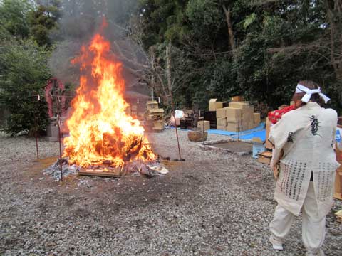 2025年12月27日お焚き上げ