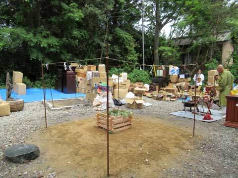 全国から送られてきたお焚き上げ品